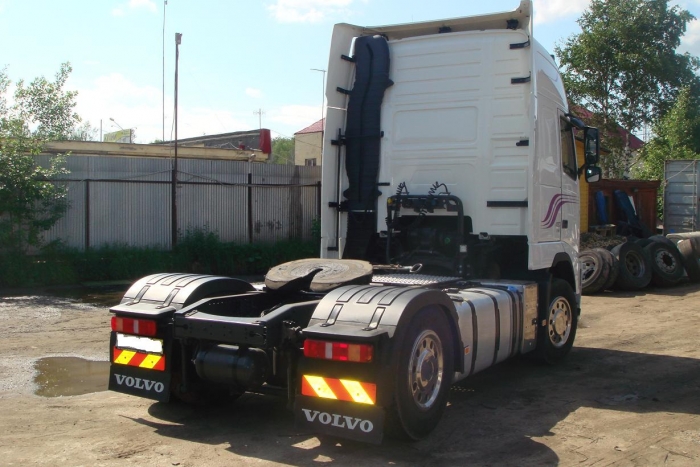 грузовой тягач-седельный Volvo FH