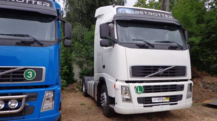 грузовой тягач-седельный Volvo FH13